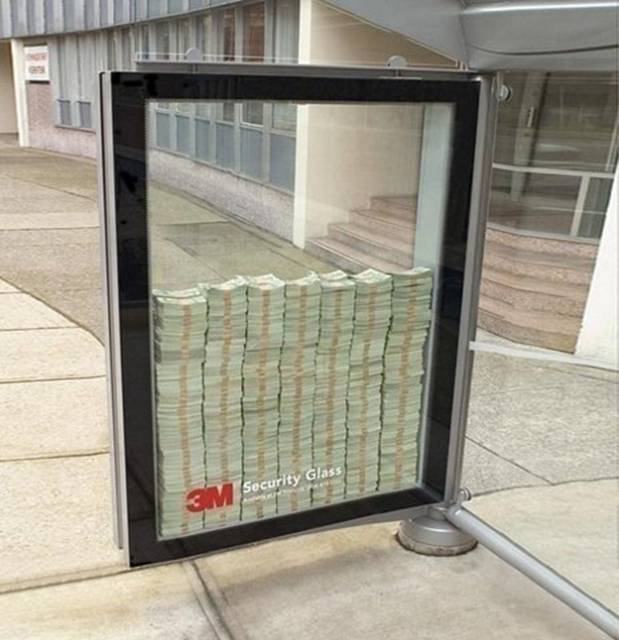 Автобусная остановка в Канаде