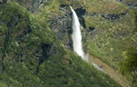 Водопад в горах у Согнефьорда